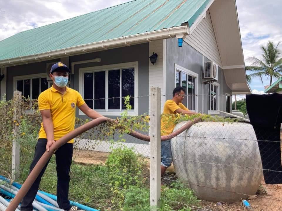 งานป้องกันและบรรเทาสาธารณภัย ส่งน้ำอุปโภค-บริโภค บ้านหัวเขาทอง ม.15