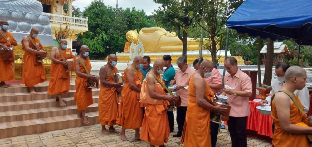 ร่วมพิธีโครงการอุปสมบทหมู่ถวายพระราชกุศลแด่ พระบาทสมเด็จพระบรมชนกาธิเบศร มหาภูมิพลอดุลยเดชมหาราช บรมนาถบพิตร ณ วัดป่าโพธิภาวัน(วัดโนนค่าง)