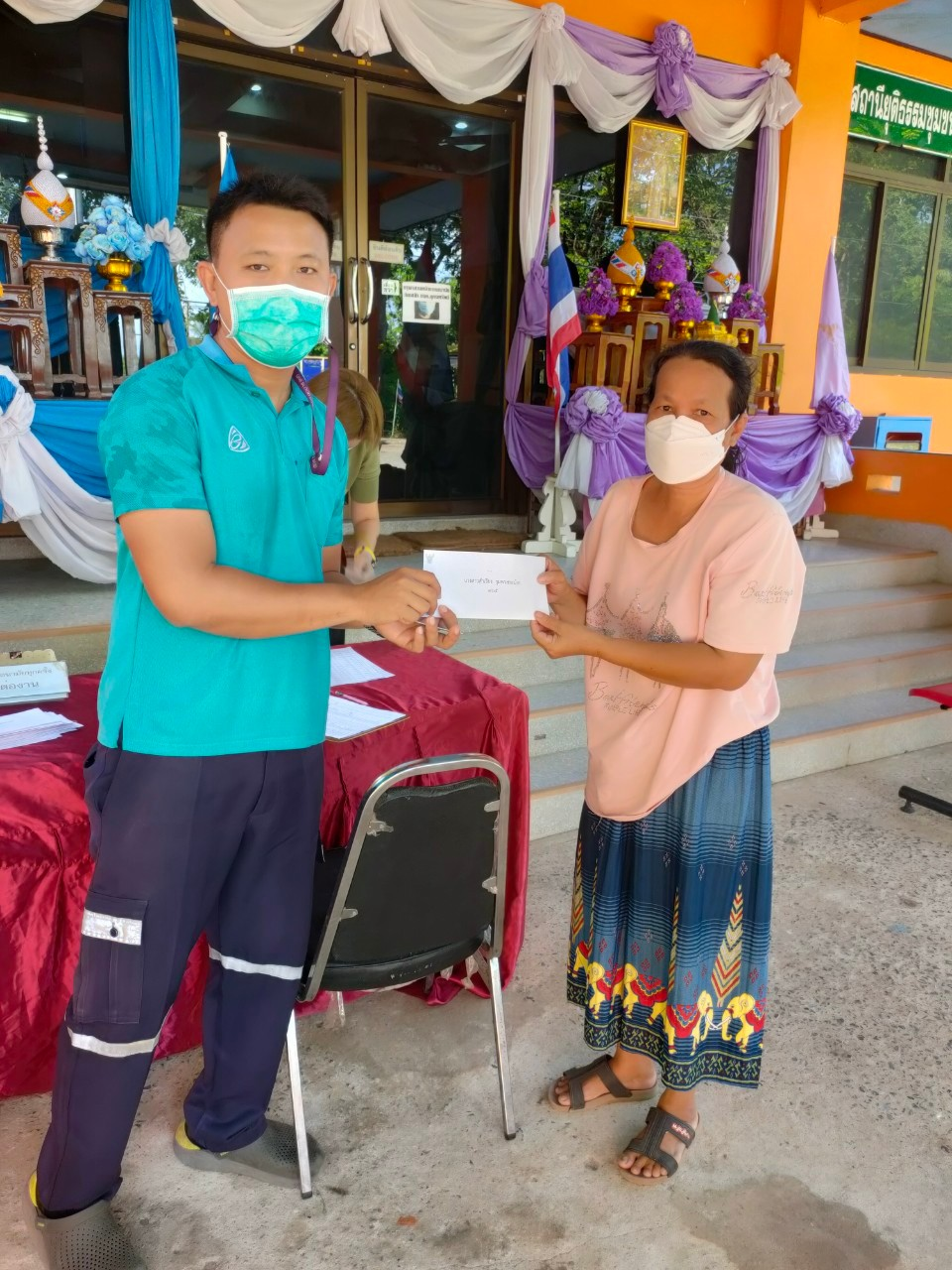 มอบเงินช่วยเหลือประชาชนผู้ประสบภัยจากเหตุวาตภัย จำนวน 68 ครัวเรือน 10 หมู่บ้าน ภายในตำบลอุดมทรัพย์