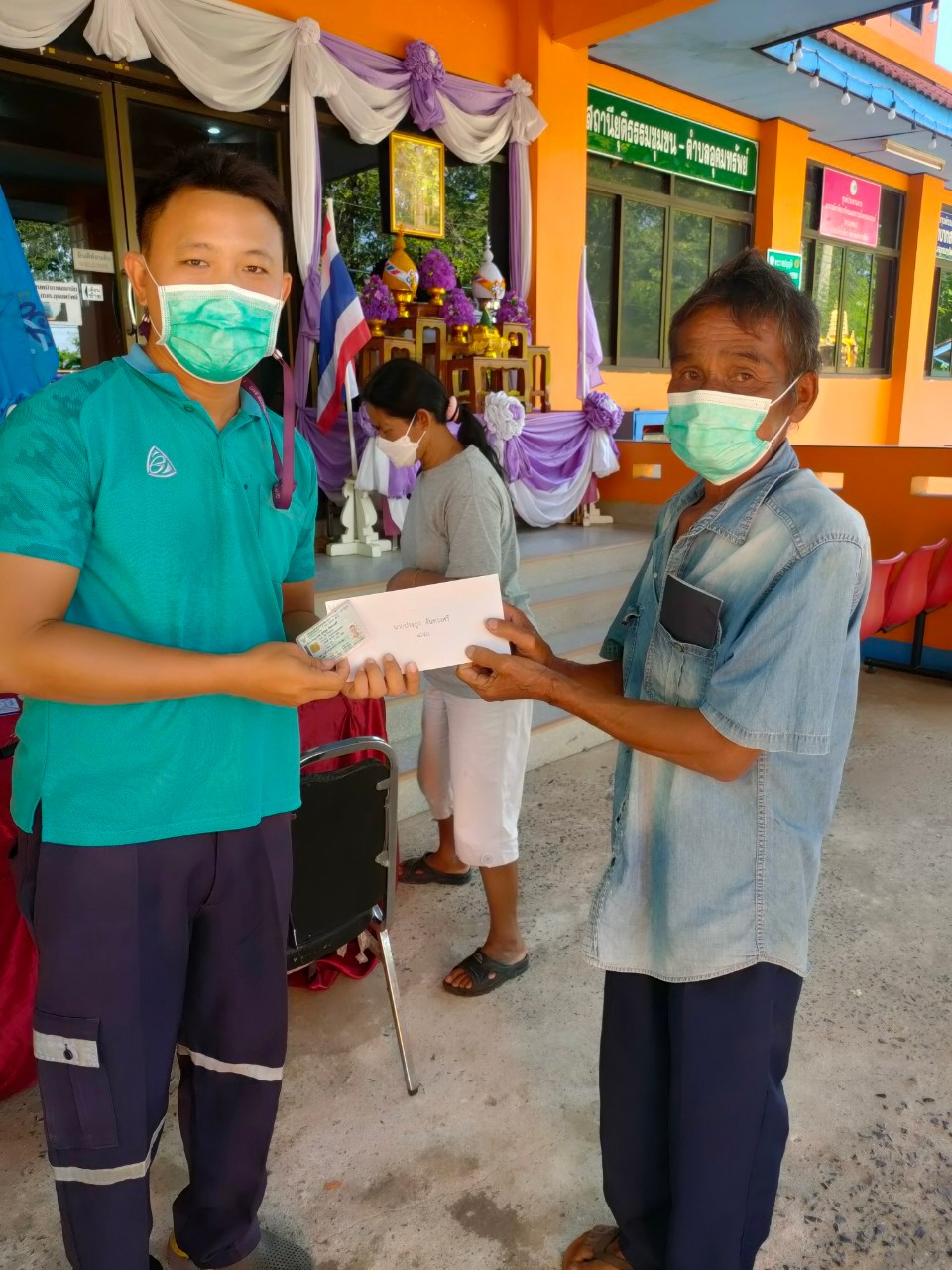 มอบเงินช่วยเหลือประชาชนผู้ประสบภัยจากเหตุวาตภัย จำนวน 68 ครัวเรือน 10 หมู่บ้าน ภายในตำบลอุดมทรัพย์