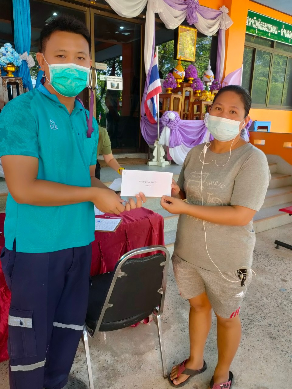 มอบเงินช่วยเหลือประชาชนผู้ประสบภัยจากเหตุวาตภัย จำนวน 68 ครัวเรือน 10 หมู่บ้าน ภายในตำบลอุดมทรัพย์
