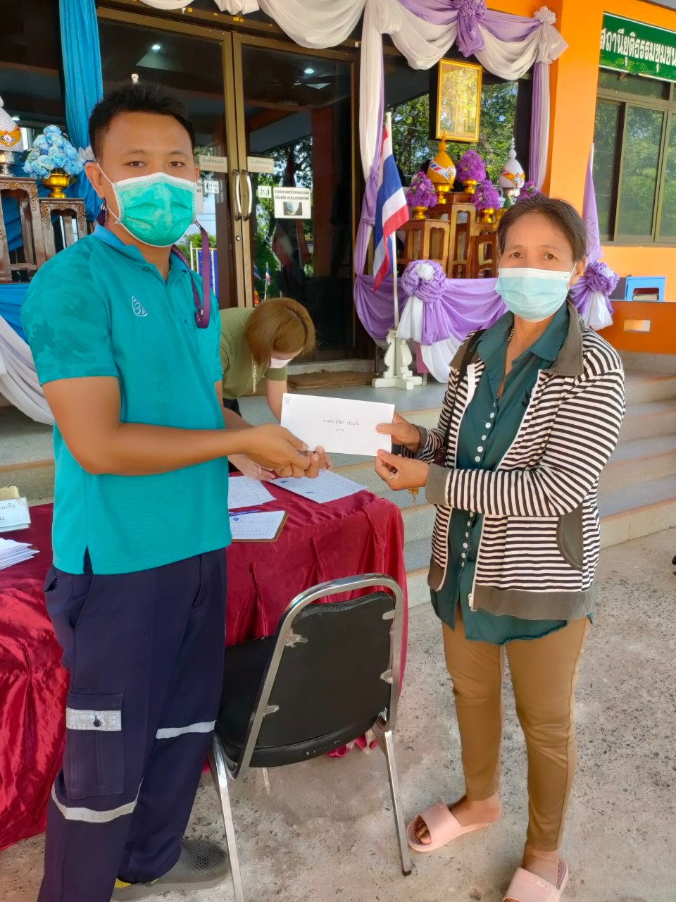 มอบเงินช่วยเหลือประชาชนผู้ประสบภัยจากเหตุวาตภัย จำนวน 68 ครัวเรือน 10 หมู่บ้าน ภายในตำบลอุดมทรัพย์