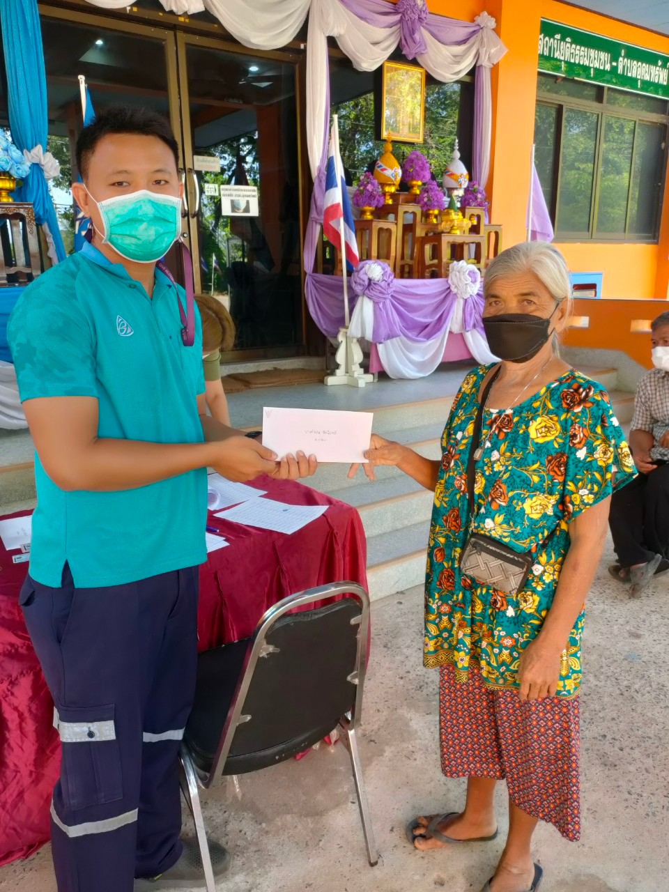 มอบเงินช่วยเหลือประชาชนผู้ประสบภัยจากเหตุวาตภัย จำนวน 68 ครัวเรือน 10 หมู่บ้าน ภายในตำบลอุดมทรัพย์