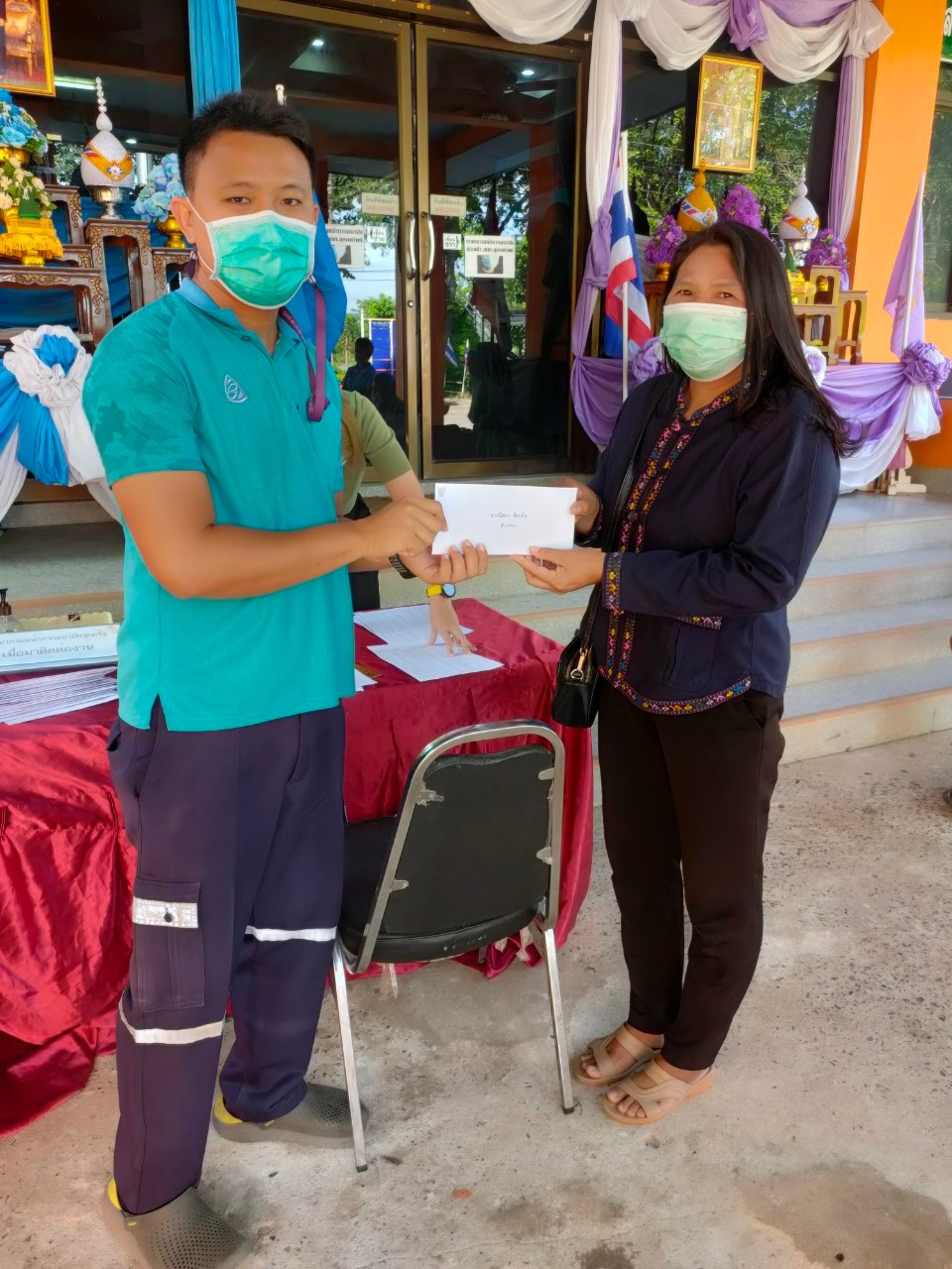 มอบเงินช่วยเหลือประชาชนผู้ประสบภัยจากเหตุวาตภัย จำนวน 68 ครัวเรือน 10 หมู่บ้าน ภายในตำบลอุดมทรัพย์