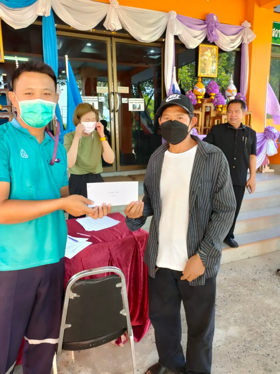มอบเงินช่วยเหลือประชาชนผู้ประสบภัยจากเหตุวาตภัย จำนวน 68 ครัวเรือน 10 หมู่บ้าน ภายในตำบลอุดมทรัพย์