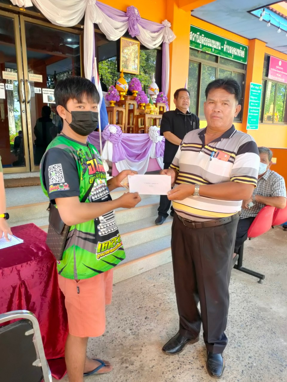 มอบเงินช่วยเหลือประชาชนผู้ประสบภัยจากเหตุวาตภัย จำนวน 68 ครัวเรือน 10 หมู่บ้าน ภายในตำบลอุดมทรัพย์
