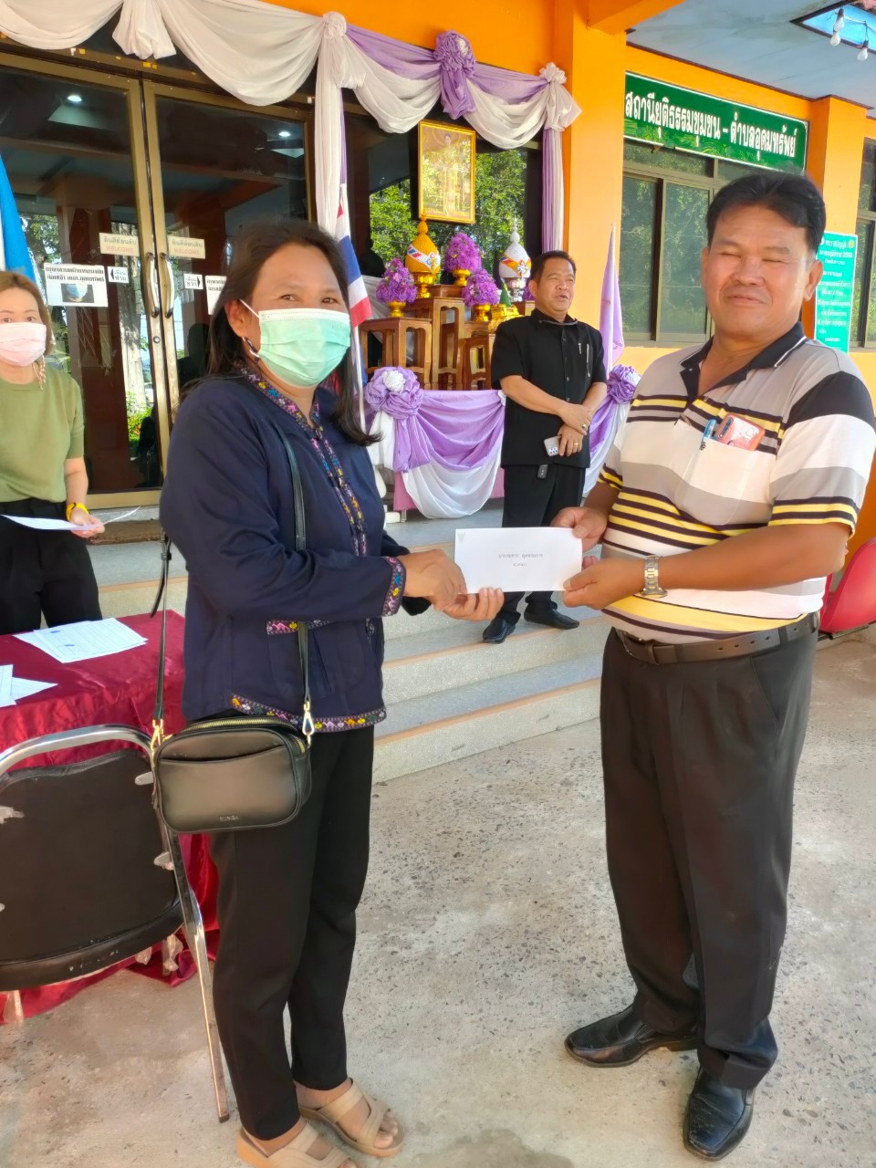 มอบเงินช่วยเหลือประชาชนผู้ประสบภัยจากเหตุวาตภัย จำนวน 68 ครัวเรือน 10 หมู่บ้าน ภายในตำบลอุดมทรัพย์
