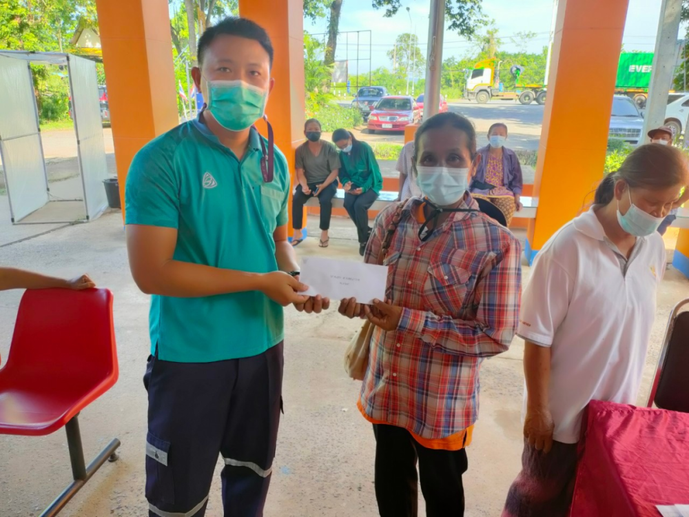 มอบเงินช่วยเหลือประชาชนผู้ประสบภัยจากเหตุวาตภัย จำนวน 68 ครัวเรือน 10 หมู่บ้าน ภายในตำบลอุดมทรัพย์