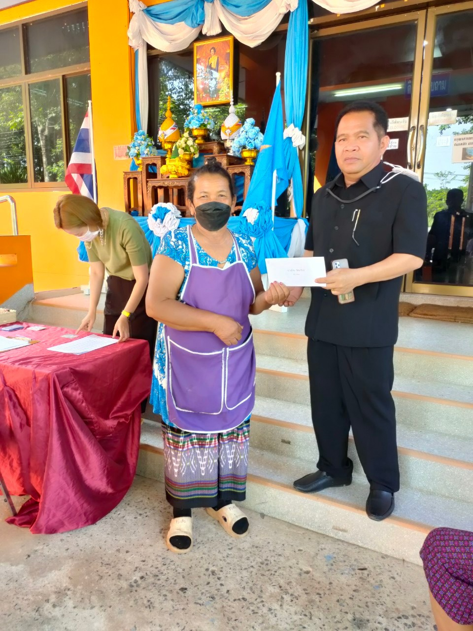 มอบเงินช่วยเหลือประชาชนผู้ประสบภัยจากเหตุวาตภัย จำนวน 68 ครัวเรือน 10 หมู่บ้าน ภายในตำบลอุดมทรัพย์