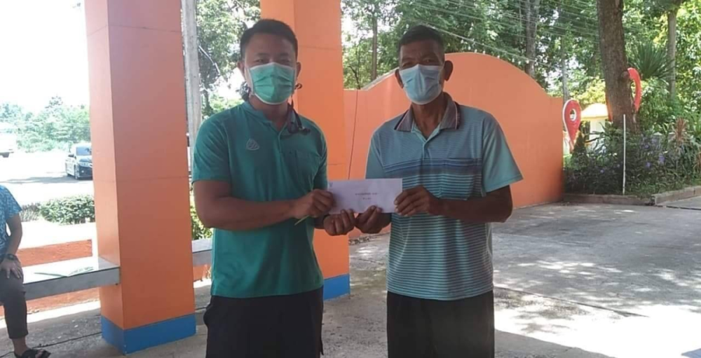 มอบเงินช่วยเหลือประชาชนผู้ประสบภัยจากเหตุวาตภัย จำนวน 68 ครัวเรือน 10 หมู่บ้าน ภายในตำบลอุดมทรัพย์