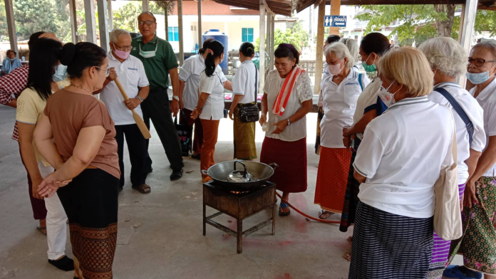 กิจกรรมโครงการอบรมพัฒนาระบบการดูแลผู้สูงอายุและพัฒนาคุณภาพชีวิต โรงเรียนผู้สูงอายุอุดมทรัพย์บุญวัฒน์ ในวันที่ 15 มีนาคม 2566 ณ วัดศิริมังคลาราม (วัดโนนเหลื่อม)