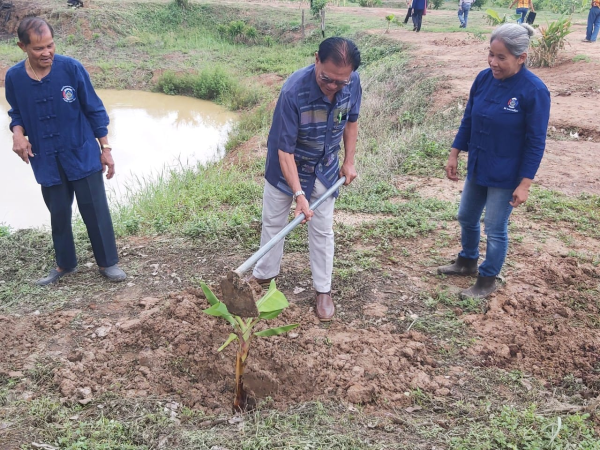 ร่วมกิจกรรมขับเคลื่อนการพัฒนาพื้นที่ต้นแบบการพัฒนาคุณภาพชีวิตตามหลักทฤษฎีใหม่ ประยุกต์สู่ "โคก หนอง นา พัฒนาชุมชน" กิจกรรม "หิ้วปิ่นโต เอามื้อสามัคคี" อำเภอวังน้ำเขียว เฉลิมพระเกียรติพระบาทสมเด็จพระเจ้าอยู่หัว เนื่องในโอกาสมหามงคลเฉลิมพระชนมพรรษา 6 รอบ 28 กรกฎาคม 2567 