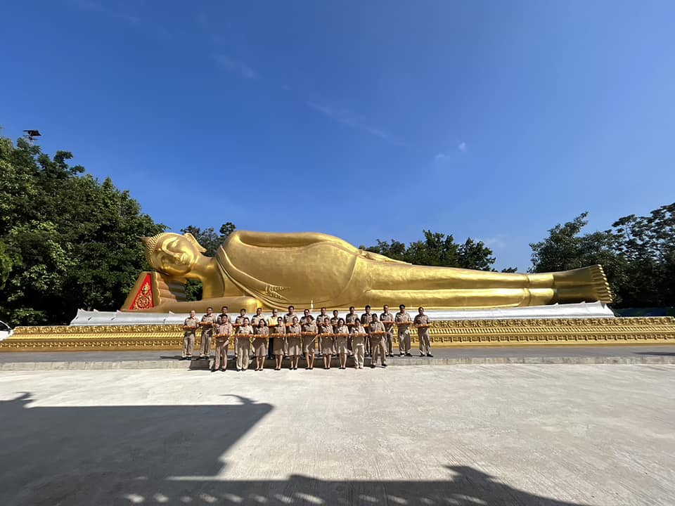 ร่วมทำบุญตักบาตรและถวายผ้าไตรในโครงการอุปสมบทหมู่ถวายพระราชกุศล แด่พระบาทสมเด็จพระบรมชนกาธิเบศร มหาภูมิพล อดุลยเดชมหาราช บรมนาถบพิตร อำเภอวังน้ำเขียว ครั้งที่ 19 ณ วัดป่าโพธิภาวัน(โนนค่าง) ตำบลอุดมทรัพย์ อำเภอวังน้ำเขียว จังหวัดนครราชสีมา