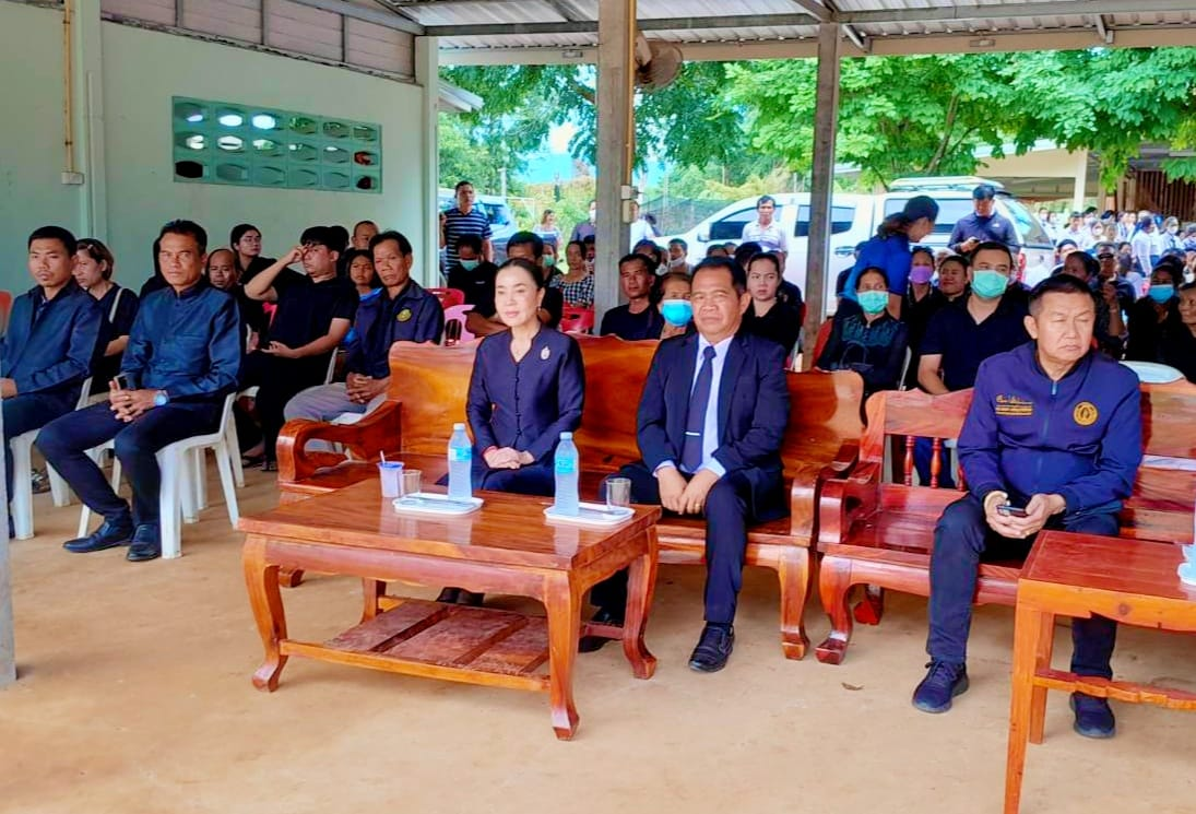 ร่วมงานฌาปนกิจศพ นายทิวากร นาคดิลก นักกีฬาที่เคยเข้าร่วมการแข่งขันกีฬาตำบลอุดมทรัพย์ ครั้งที่ 40 ที่ผ่านมา