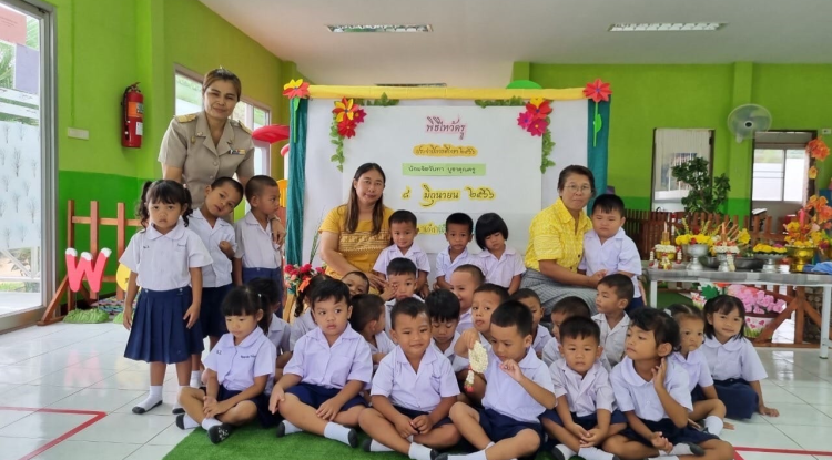 กิจกรรมในพิธีไหว้ครู  โดยศูนย์พัฒนาเด็กเล็กในสังกัดองค์การบริหารส่วนตำบลอุดมทรัพย์