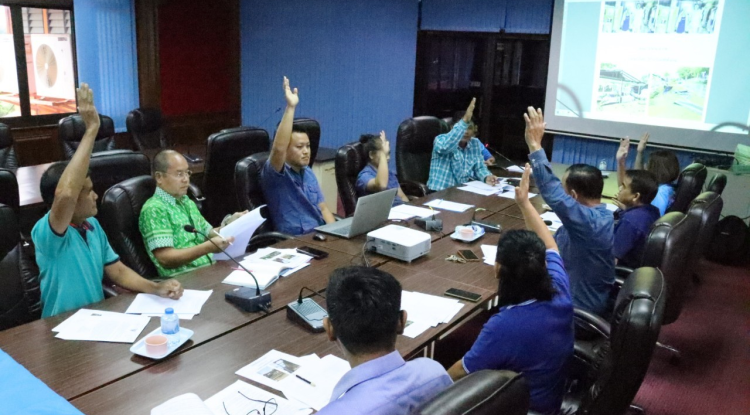 การประชุมพิจารณาช่วยเหลือประชาชนตำบลอุดมทรัพย์ อำเภอวังน้ำเขียว จังหวัดนครราชสีมา