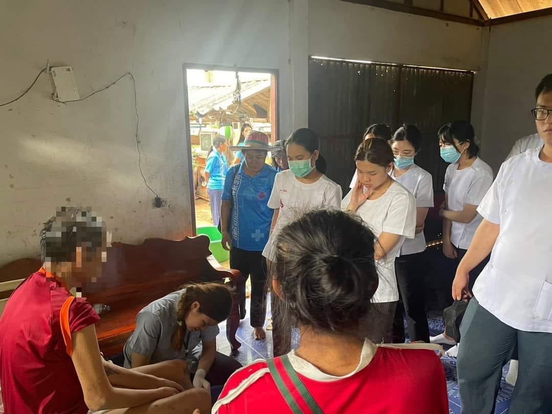 ร่วมลงพื้นที่ตรวจเยี่ยมผู้ป่วย/ผู้สูงอายุ และผู้พิการในชุมชน และสนับสนุนยานพาหนะสำหรับเจ้าหน้าที่โรงพยาบาลวังน้ำเขียว