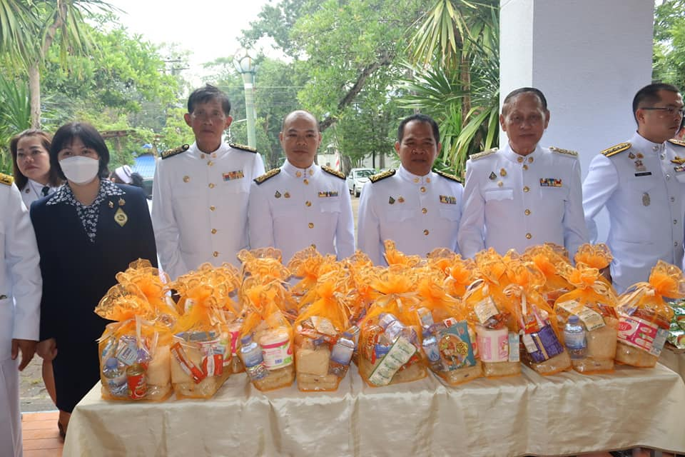 ร่วมกิจกรรมเฉลิมพระเกียรติพระบาทสมเด็จพระเจ้าอยู่หัว เนื่องในโอกาสพระราชพิธีมหามงคลเฉลิมพระชนมพรรษา 6 รอบ 72 พรรษา ณ หอประชุมอำเภอวังน้ำเขียว 