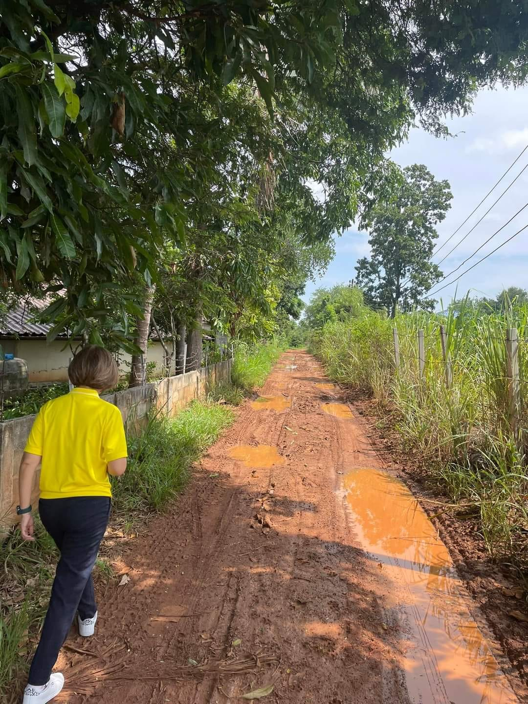ร่วมลงพื้นที่ช่วยเหลือติดตามให้บริการผู้ป่วย ผู้สูงอายุ และผู้พิการในพื้นที่ตำบลอุดมทรัพย์