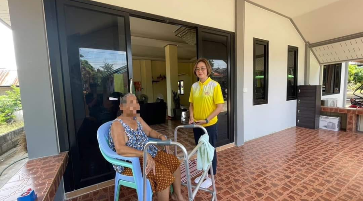 ร่วมลงพื้นที่ช่วยเหลือติดตามให้บริการผู้ป่วย ผู้สูงอายุ และผู้พิการในพื้นที่ตำบลอุดมทรัพย์ 