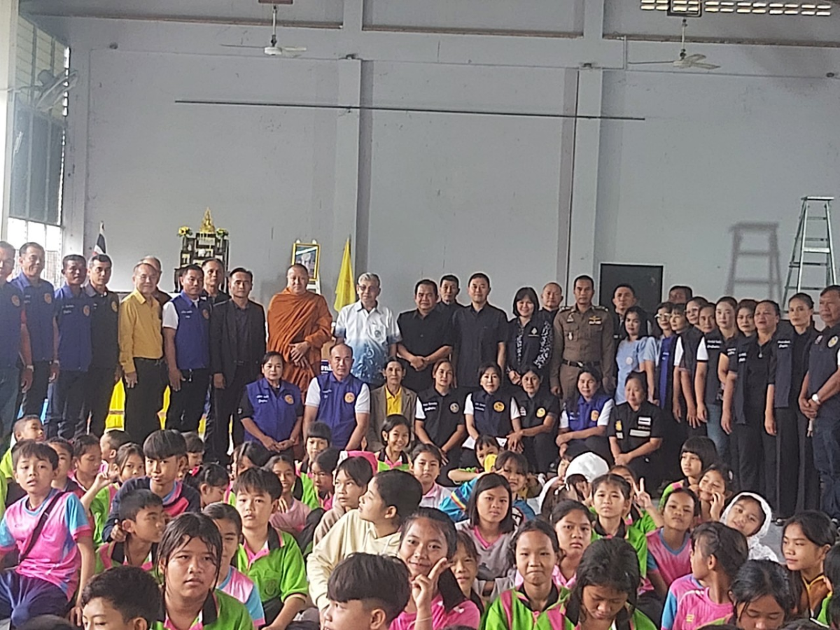 เข้าร่วมมอบเงินสงเคราะห์และเครื่องอุปโภคบริโภคแด่กลุ่มเปราะบาง ในพื้นที่อุดมทรัพย์