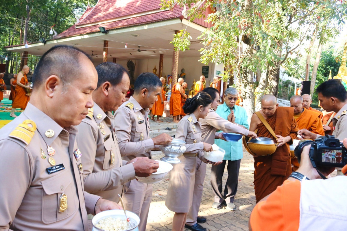ร่วมร่วมพิธีโครร่วมโครงการอุปสมบทหมู่ถวายพระราชกุศลแด่ พระบาทสมเด็จพระบรมชนกาธิเบศร มหาภูมิพลอดุลยเดชมหาราช บรมนาถบพิตร ณ วัดป่าโพธิภาวัน (วัดโนนค่าง)