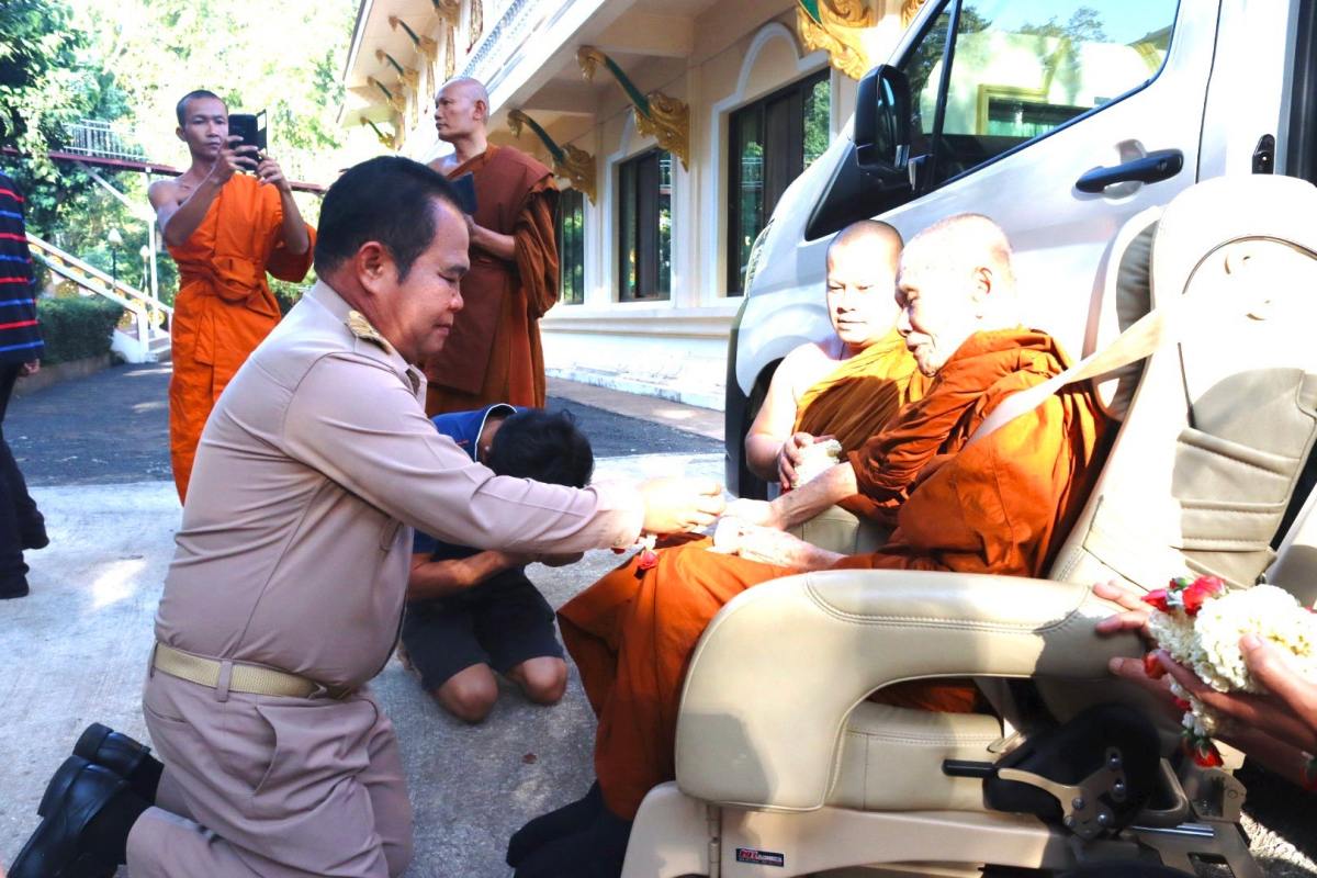 ร่วมร่วมพิธีโครร่วมโครงการอุปสมบทหมู่ถวายพระราชกุศลแด่ พระบาทสมเด็จพระบรมชนกาธิเบศร มหาภูมิพลอดุลยเดชมหาราช บรมนาถบพิตร ณ วัดป่าโพธิภาวัน (วัดโนนค่าง)