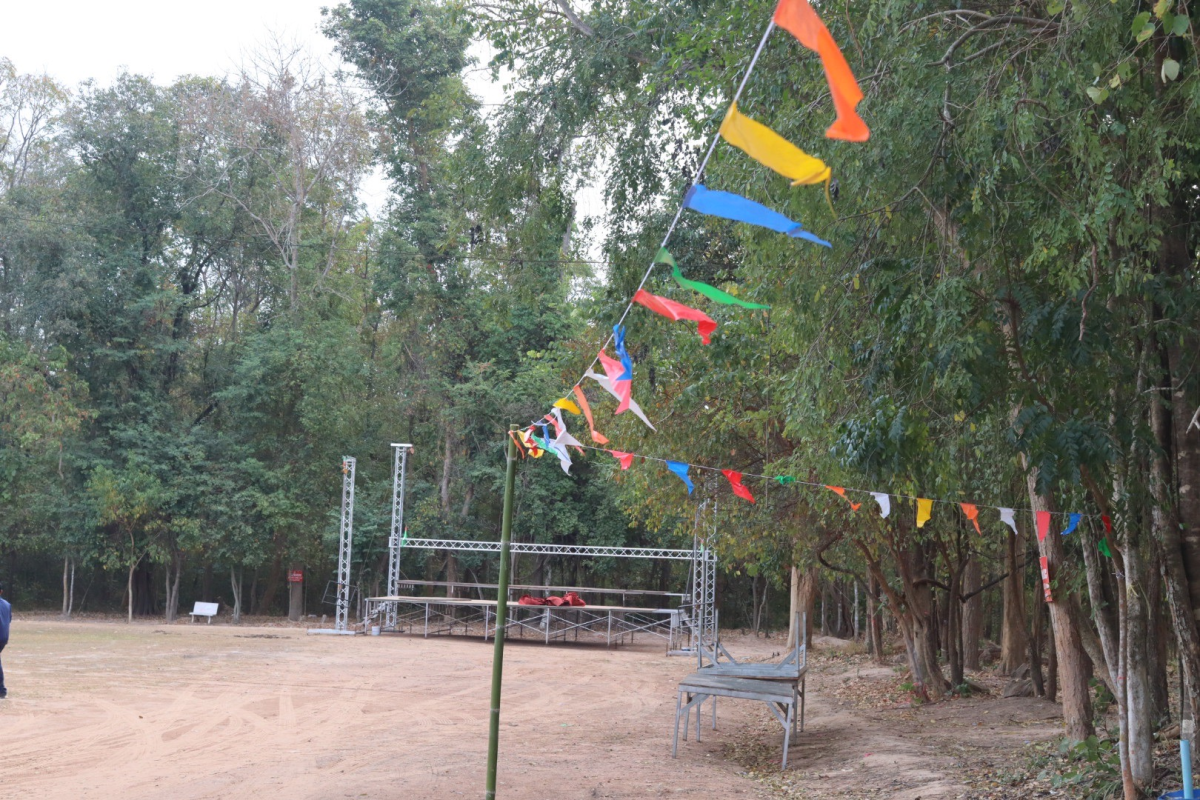 ปรับภูมิทัศน์เตรียมสถานที่จัดกิจกรรมงานวันเด็กประจำปี 2568