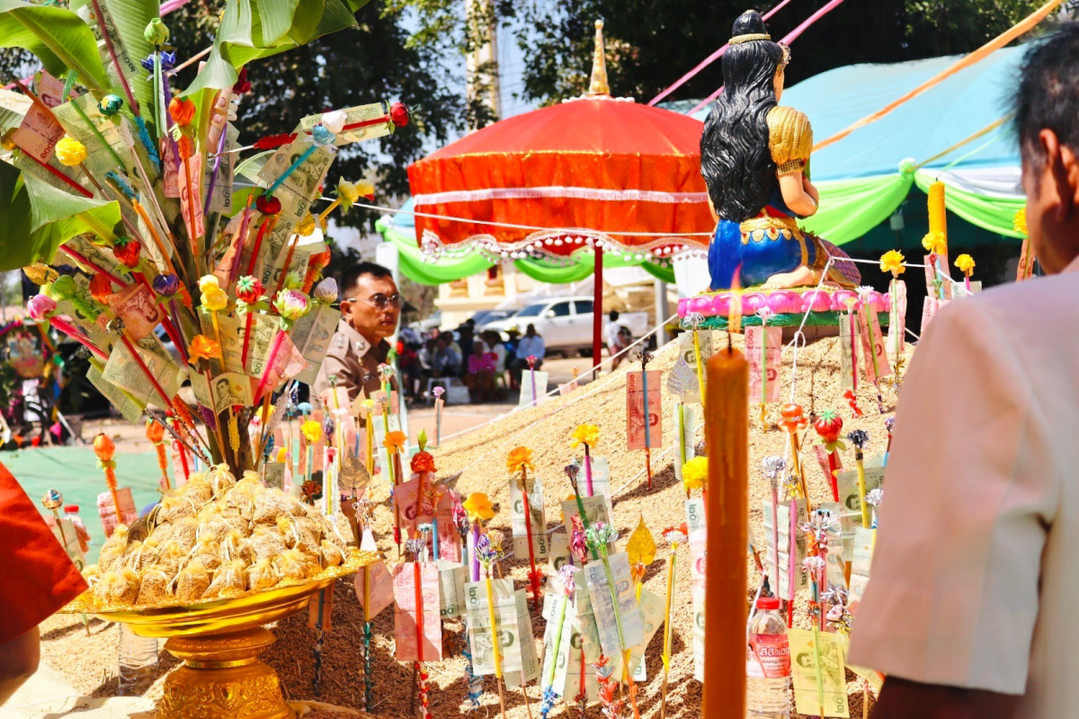 ร่วมโครงการจัดงานสืบสานประเพณีบายศรี สู่ขวัญข้าวและรับขวัญต้นกล้าวัฒนธรรม (ผู้มีบุญเกิดใหม่) ณ วัดศิริมังคลาราม (โนนเหลื่อม)