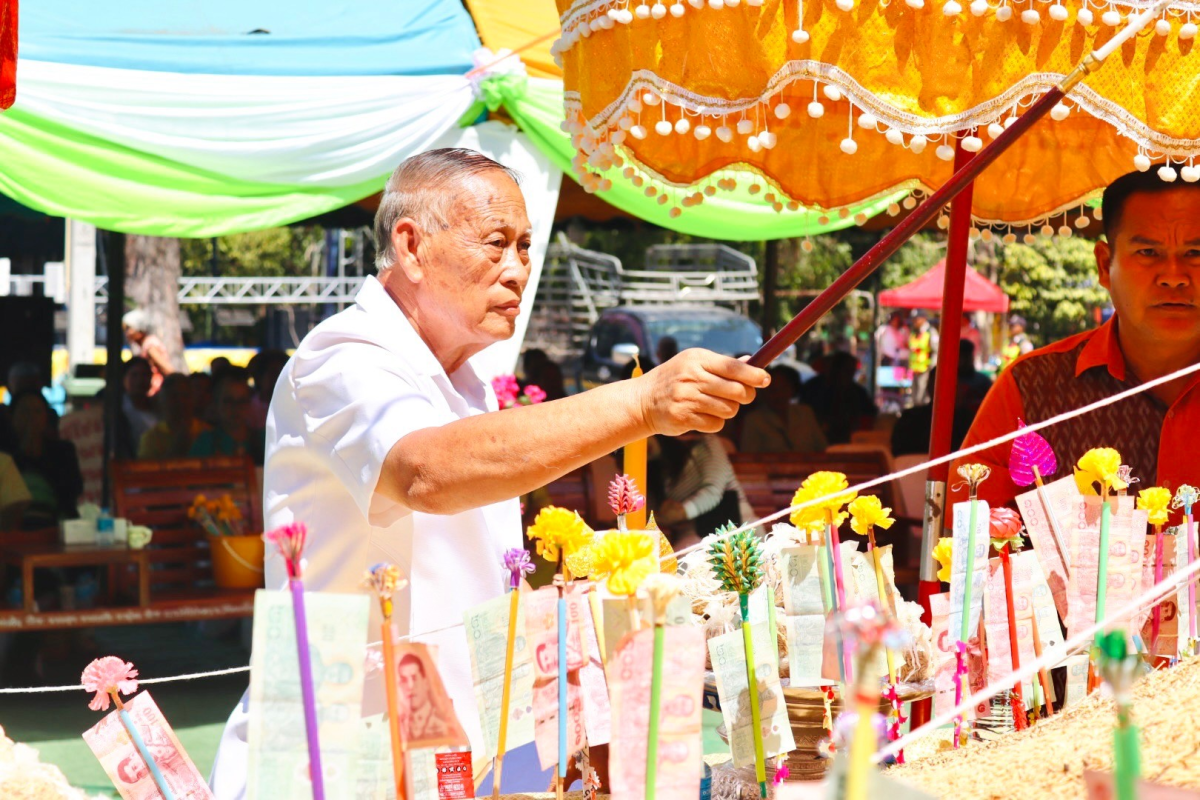 ร่วมโครงการจัดงานสืบสานประเพณีบายศรี สู่ขวัญข้าวและรับขวัญต้นกล้าวัฒนธรรม (ผู้มีบุญเกิดใหม่) ณ วัดศิริมังคลาราม (โนนเหลื่อม)
