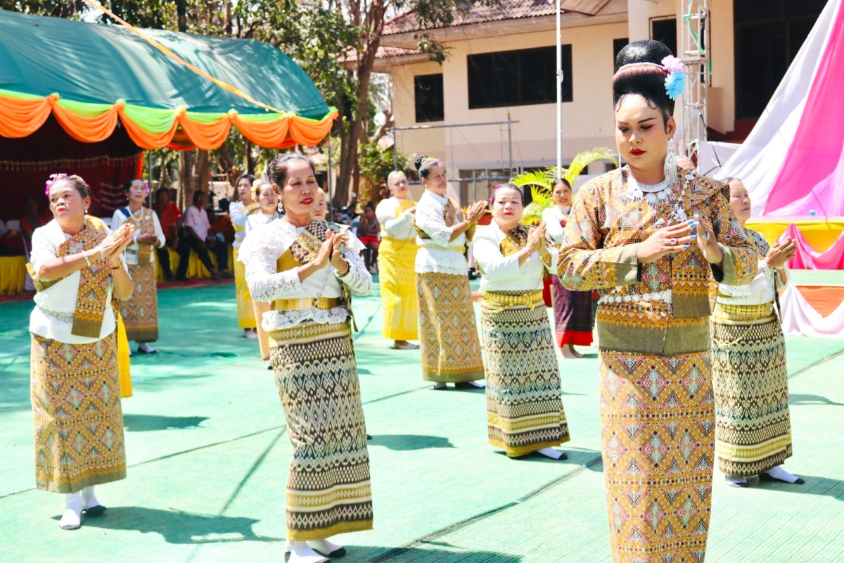 ร่วมโครงการจัดงานสืบสานประเพณีบายศรี สู่ขวัญข้าวและรับขวัญต้นกล้าวัฒนธรรม (ผู้มีบุญเกิดใหม่) ณ วัดศิริมังคลาราม (โนนเหลื่อม)