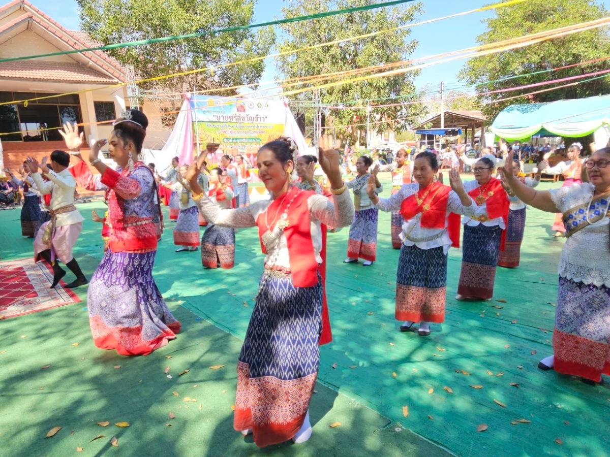 ร่วมโครงการจัดงานสืบสานประเพณีบายศรี สู่ขวัญข้าวและรับขวัญต้นกล้าวัฒนธรรม (ผู้มีบุญเกิดใหม่) ณ วัดศิริมังคลาราม (โนนเหลื่อม)