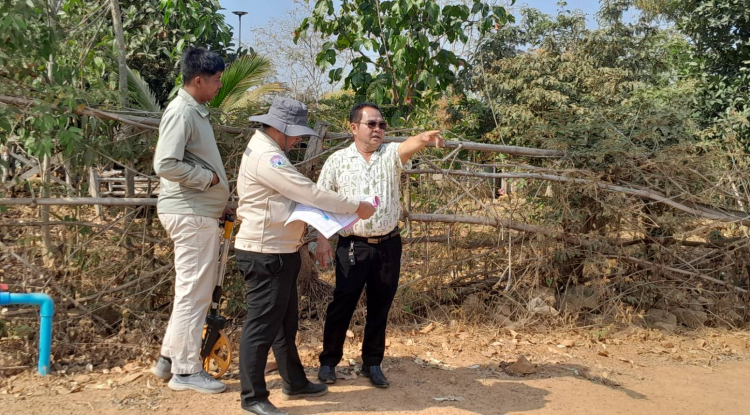 ลงพื้นที่ตรวจสอบโครงการขยายเขตไฟฟ้า ม.6 บ้านหนองโสมง (คุ้มคอกวัว)