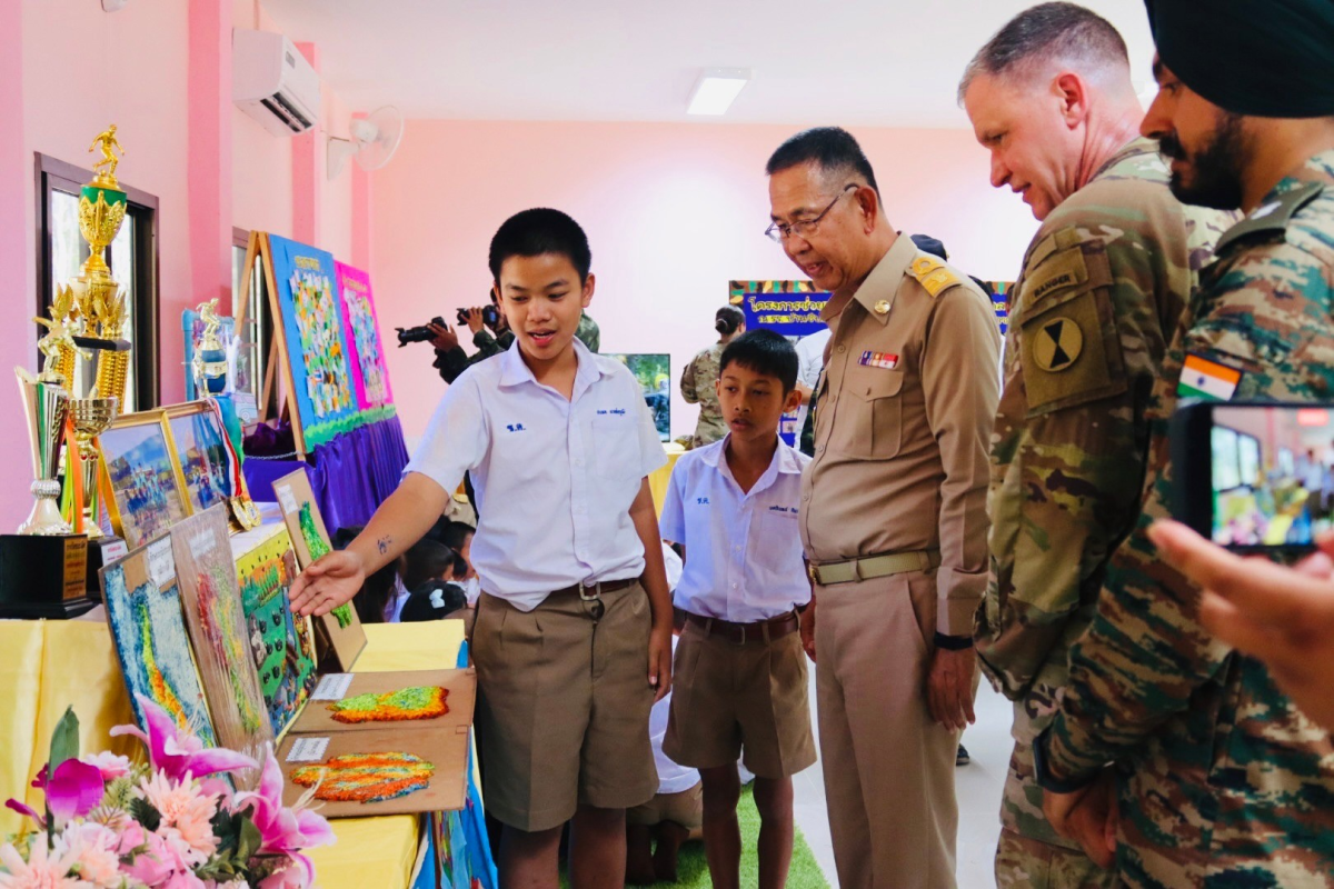 ร่วมพิธีส่งมอบอาคารอเนกประสงค์ โรงเรียนบ้านซับเต่า ใน "โครงการช่วยเหลือประชาชน" คอบร้าโกลด์ 2025