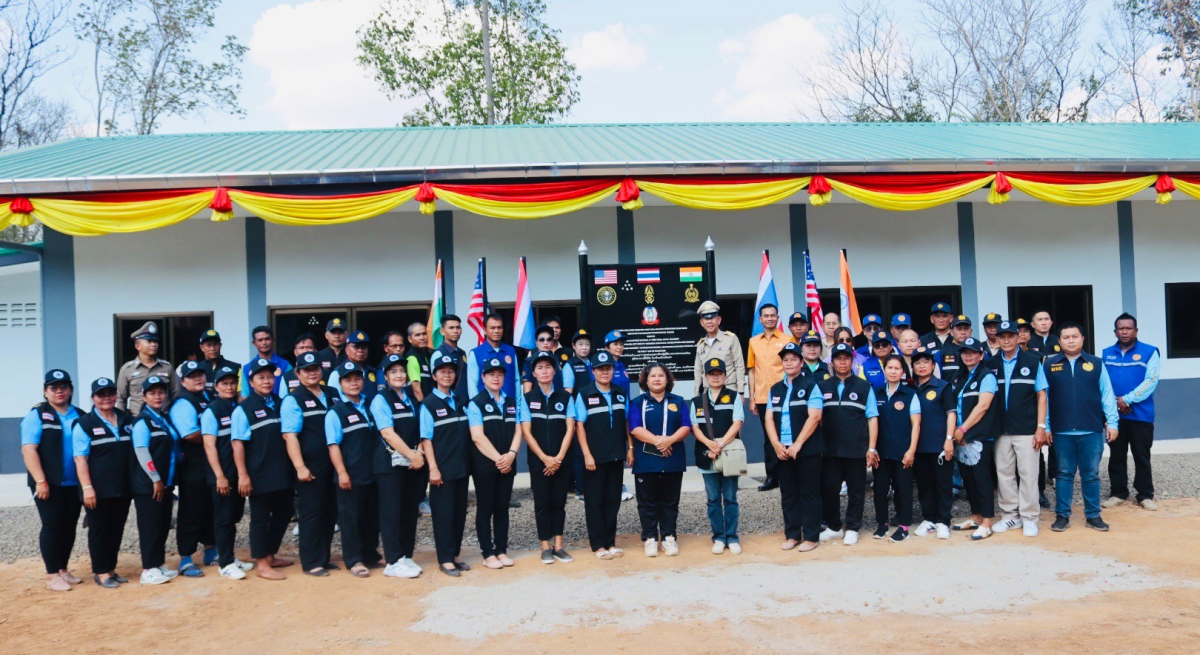 ร่วมพิธีส่งมอบอาคารอเนกประสงค์ โรงเรียนบ้านซับเต่า ใน "โครงการช่วยเหลือประชาชน" คอบร้าโกลด์ 2025