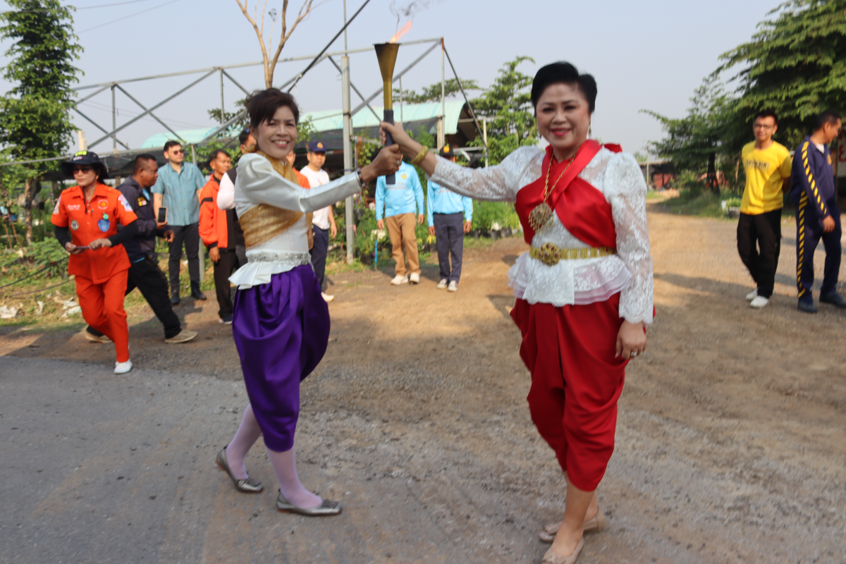 ร่วมพิธีวิ่งคบไฟพิธีเปิดงานฉลองวันแห่งชัยชนะท้าวสุรนารี ประจำปี 2568