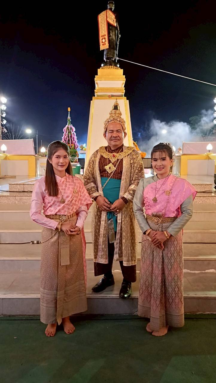 ร่วมการแสดงแสงสีเสียง (การแสดงวีรกรรมทุ่งสำฤทธิ์)