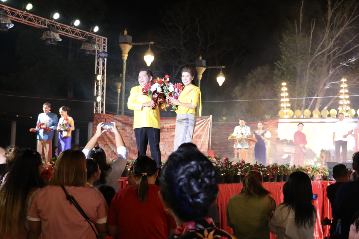 ร่วมกิจกรรมเดินแบบการกุศล ณ บริเวณลานอนุสาวรีย์ท้าวสุรนารี อำเภอวังน้ำเขียว