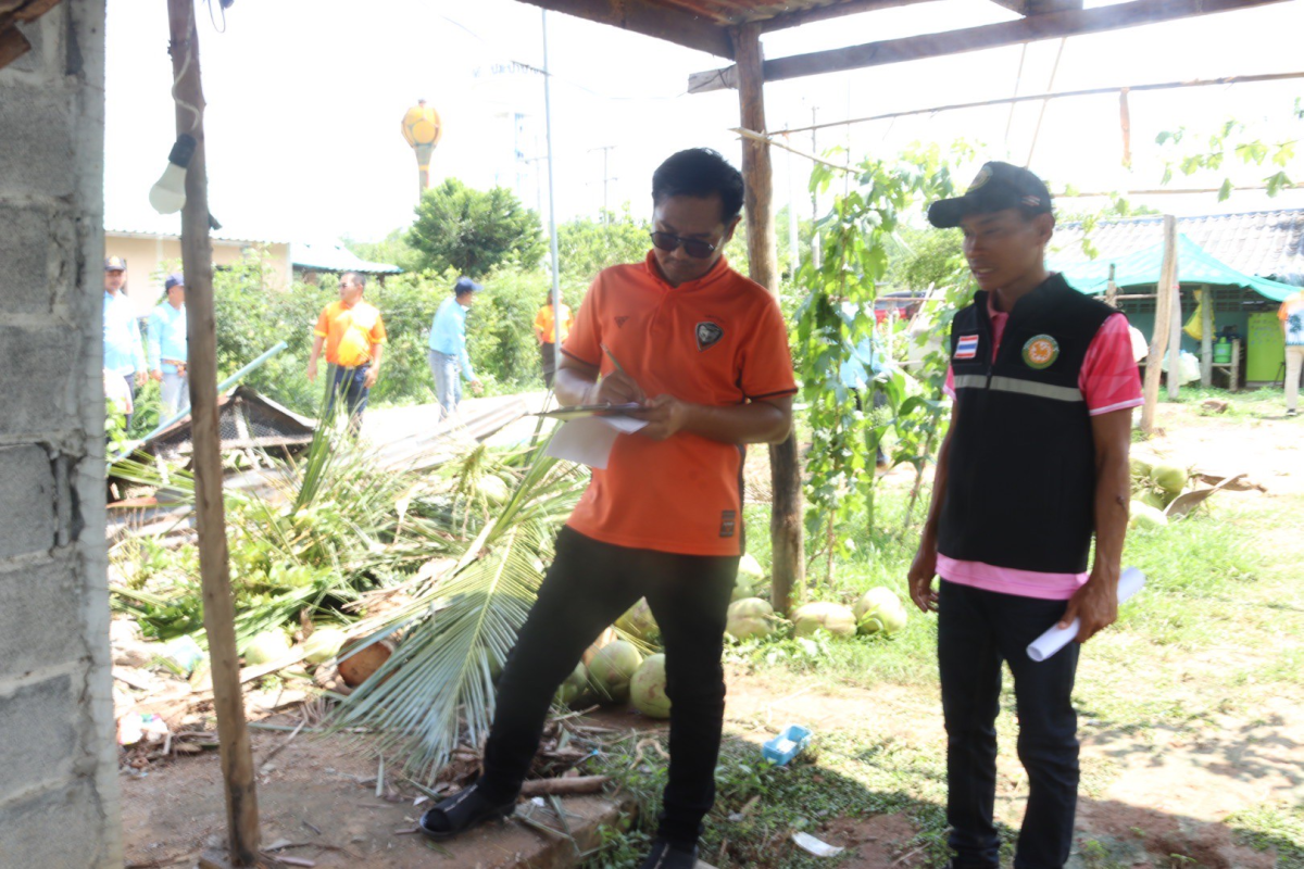 ลงพื้นที่ตรวจเยี่ยมและให้กำลังใจผู้ประสบภัยจากลมพายุวาตภัย บ้านหัวเขาทอง ม.15 และบ้านหนองโสมง ม.6 