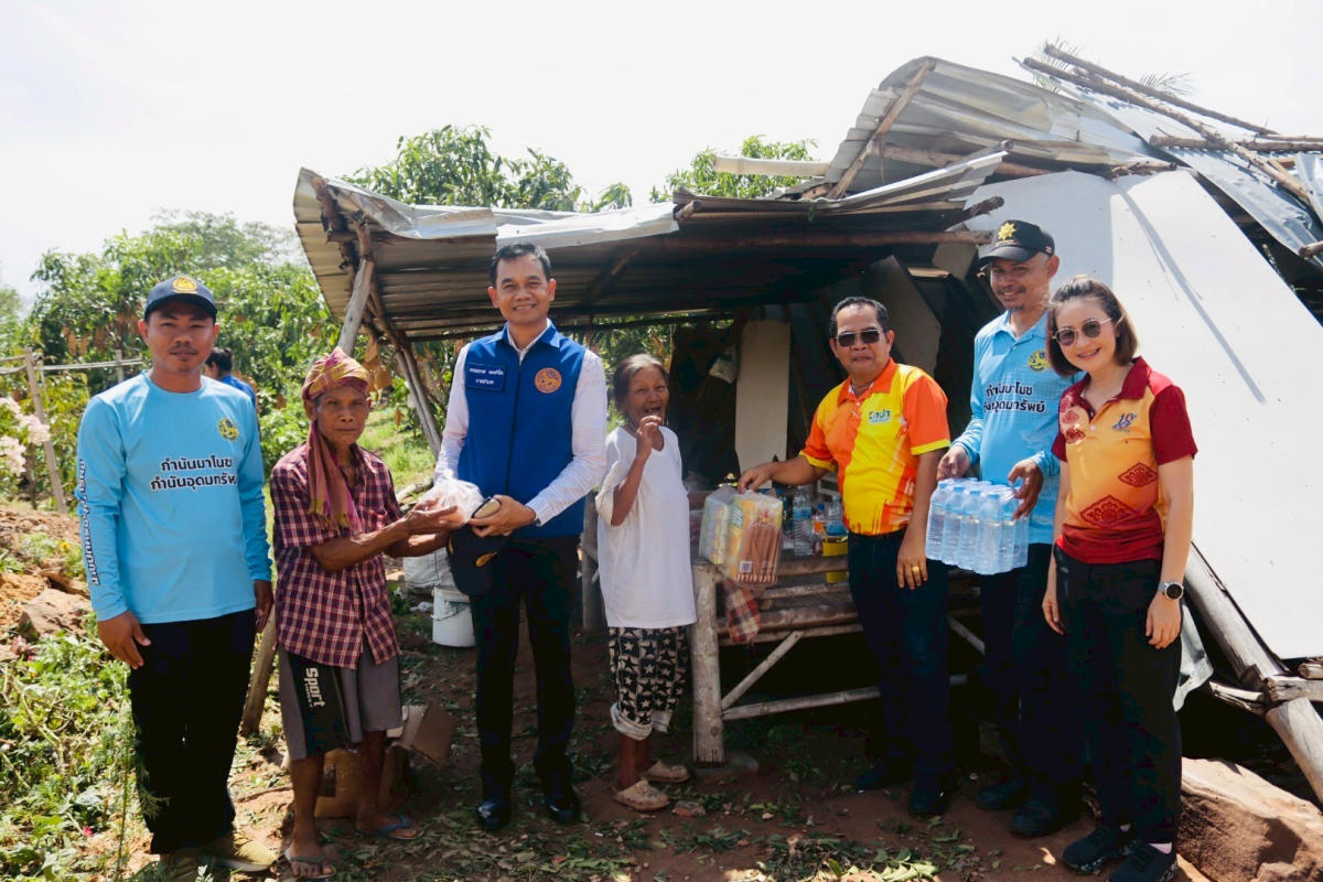 ลงพื้นที่ตรวจเยี่ยมและให้กำลังใจผู้ประสบภัยจากลมพายุวาตภัย บ้านหัวเขาทอง ม.15 และบ้านหนองโสมง ม.6 