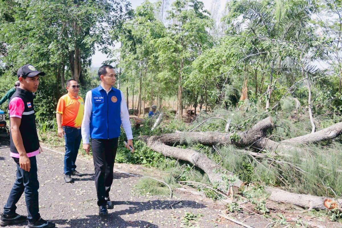 ลงพื้นที่ตรวจเยี่ยมและให้กำลังใจผู้ประสบภัยจากลมพายุวาตภัย บ้านหัวเขาทอง ม.15 และบ้านหนองโสมง ม.6 