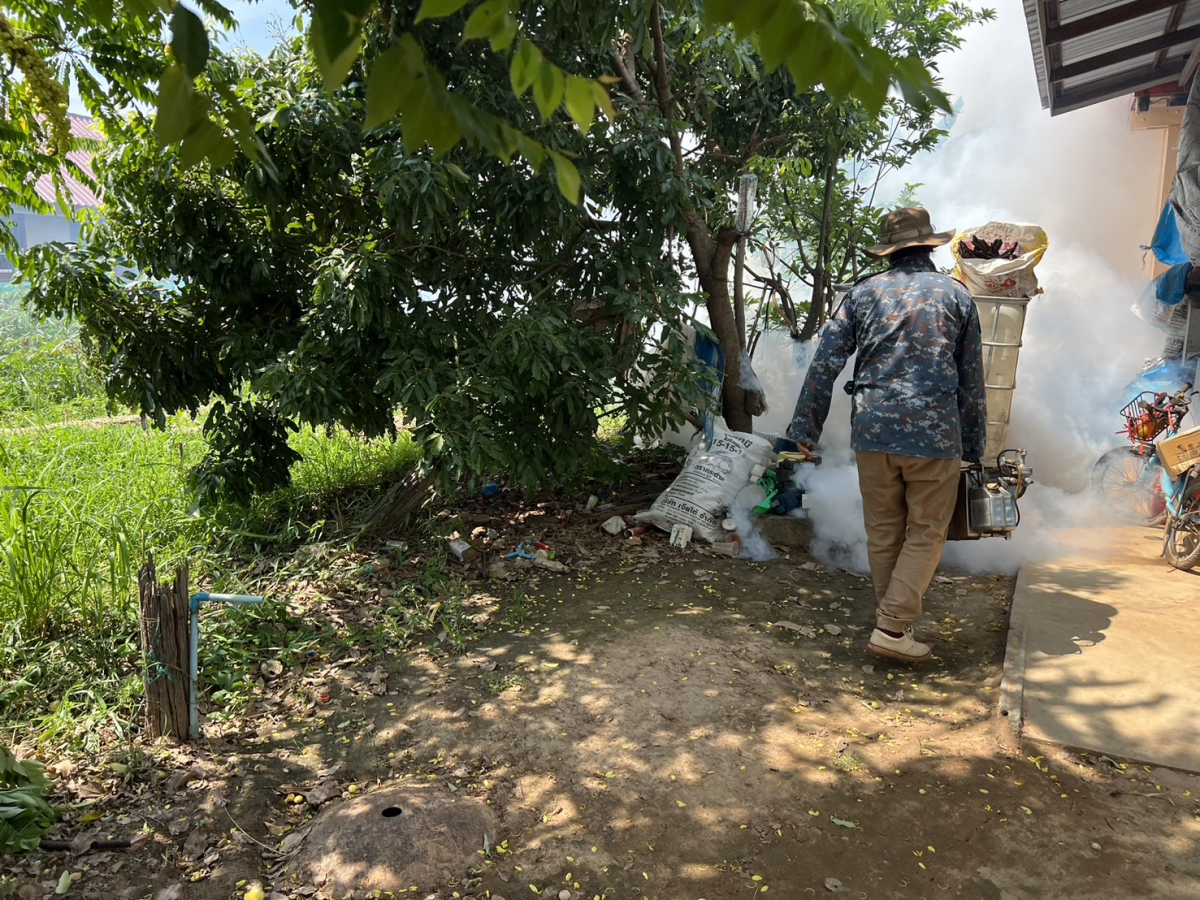 ฉีดพ่นหมอกควันป้องกันและควบคุมโรคไข้เลือด ประจำปี 2568