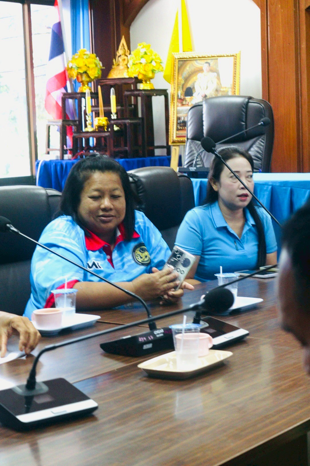 ประชุมคณะกรรมการเพื่อพิจารณาอนุมัติเบิกจ่ายเงินทุน ในโครงการเศรษฐกิจชุมชน