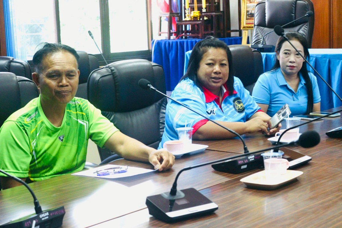 ประชุมคณะกรรมการเพื่อพิจารณาอนุมัติเบิกจ่ายเงินทุน ในโครงการเศรษฐกิจชุมชน
