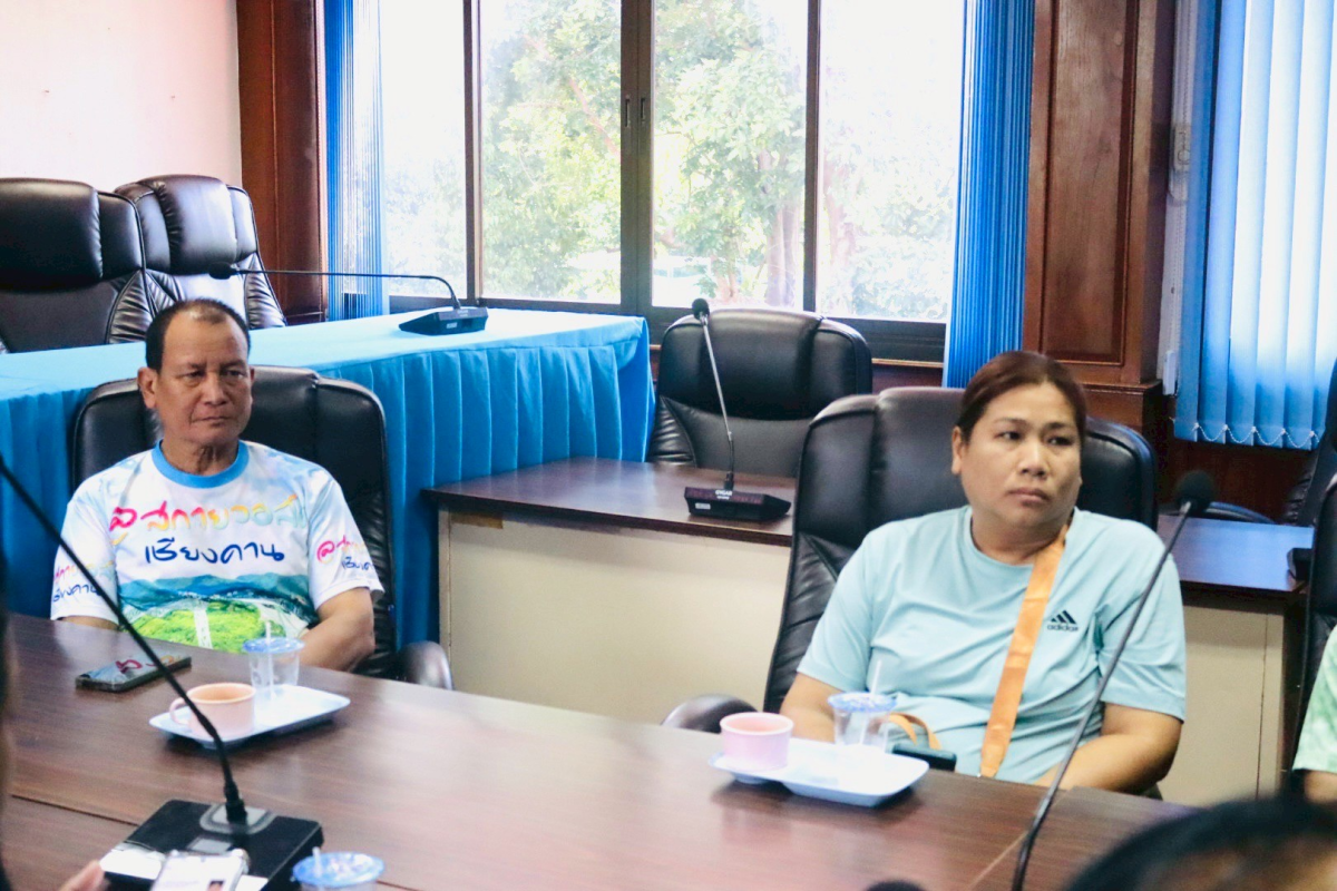 ประชุมคณะกรรมการเพื่อพิจารณาอนุมัติเบิกจ่ายเงินทุน ในโครงการเศรษฐกิจชุมชน