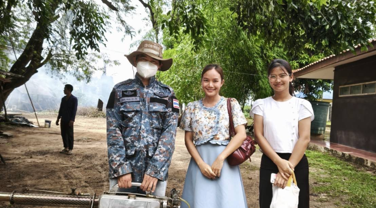 ฉีดพ่นหมอกควันกำจัดลูกน้ำยุงลาย  โรงเรียนบ้านหนองโสมง