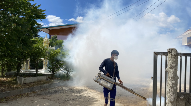 กิจกรรมฉีดพ่นหมอกควันกำจัดลูกน้ำยุงลาย  บ้านวังน้ำเขียว ม.9