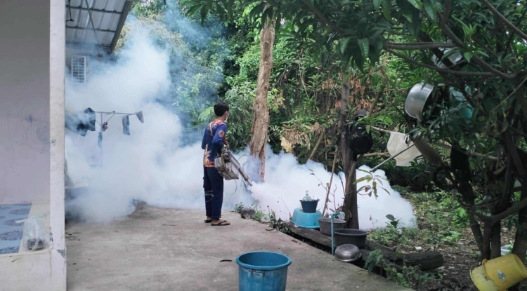 กิจกรรมฉีดพ่นหมอกควันกำจัดลูกน้ำยุงลาย  ภายในหมู่บ้านโนนค่าง ม.7 และบ้านอุดมทรัพย์พัฒนา ม.17