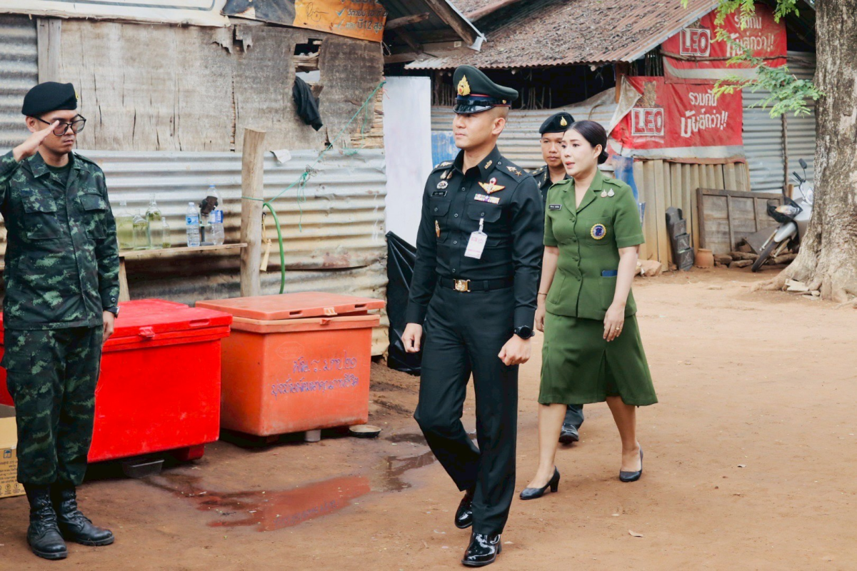 พิธีมอบบ้านตามโครงการ "ซ่อมแซมบ้านให้ทหารที่มีฐานะยากจน"