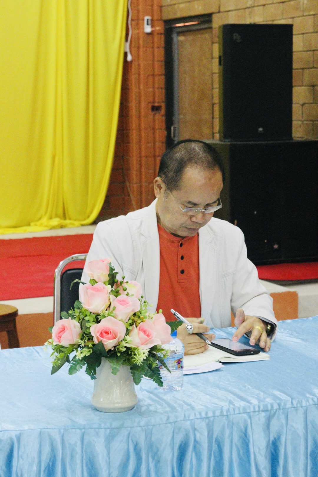 ประชุม คณะผู้บริหาร หัวหน้าส่วนราชการ พนักงานส่วนตำบล ลูกจ้างประจำ พนักงานจ้าง องค์การบริหารส่วนตำบลอุดมทรัพย์ประจำเดือนตุลาคม 2568